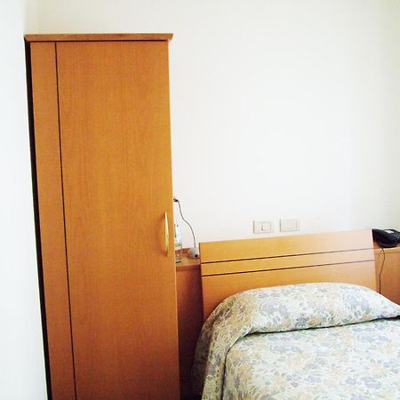 טולמצו Albergo Roma חדר תמונה